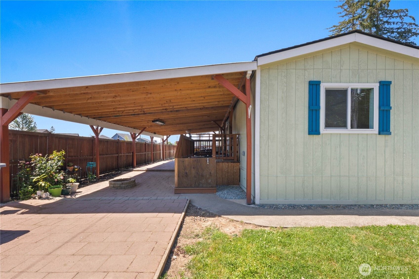 15920 81st Avenue Property Photo 3