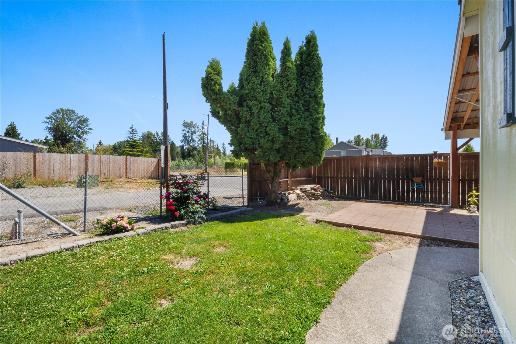 15920 81st Avenue Property Photo 5