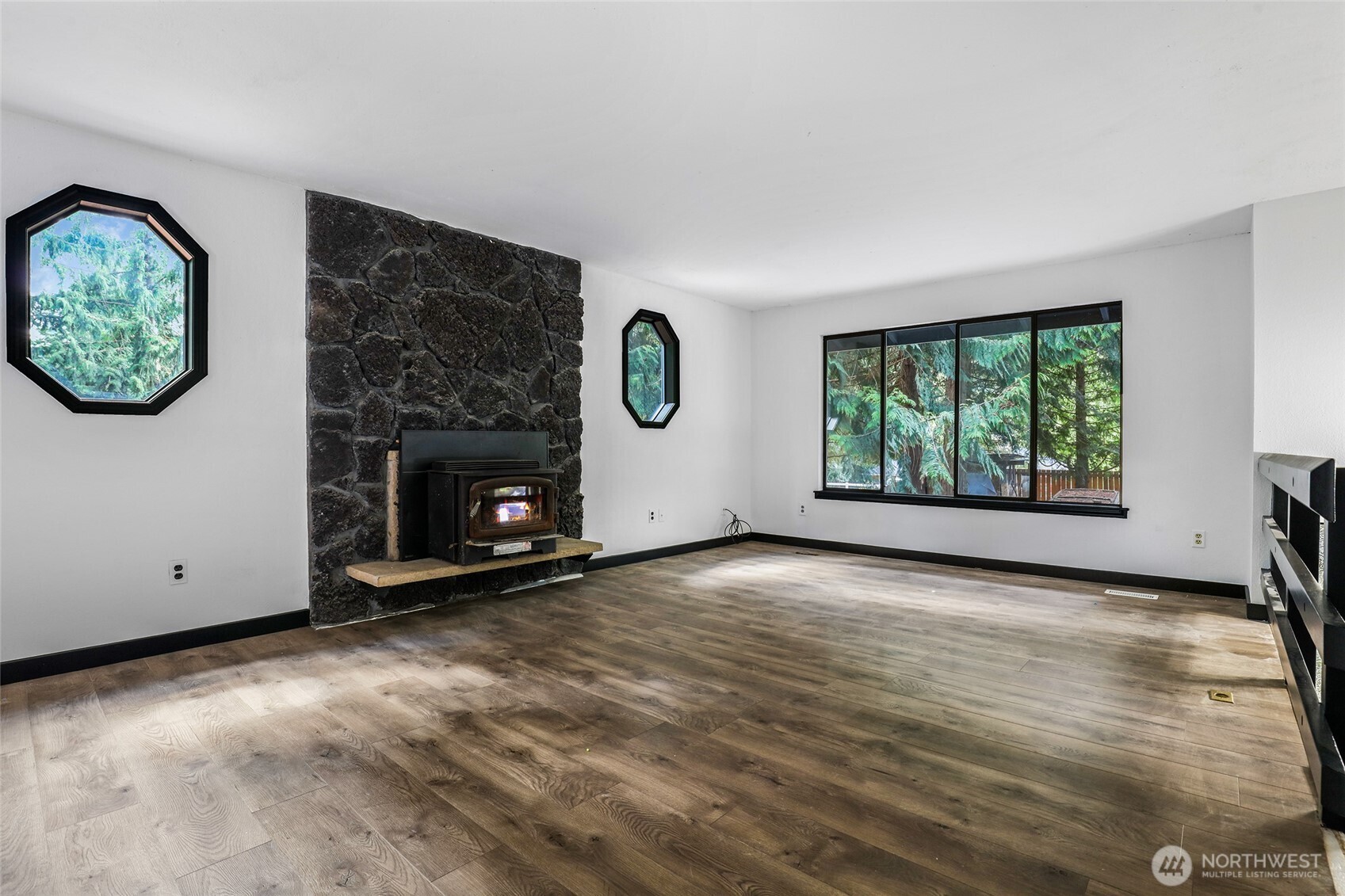 4509 W Tapps Drive Property Photo 4