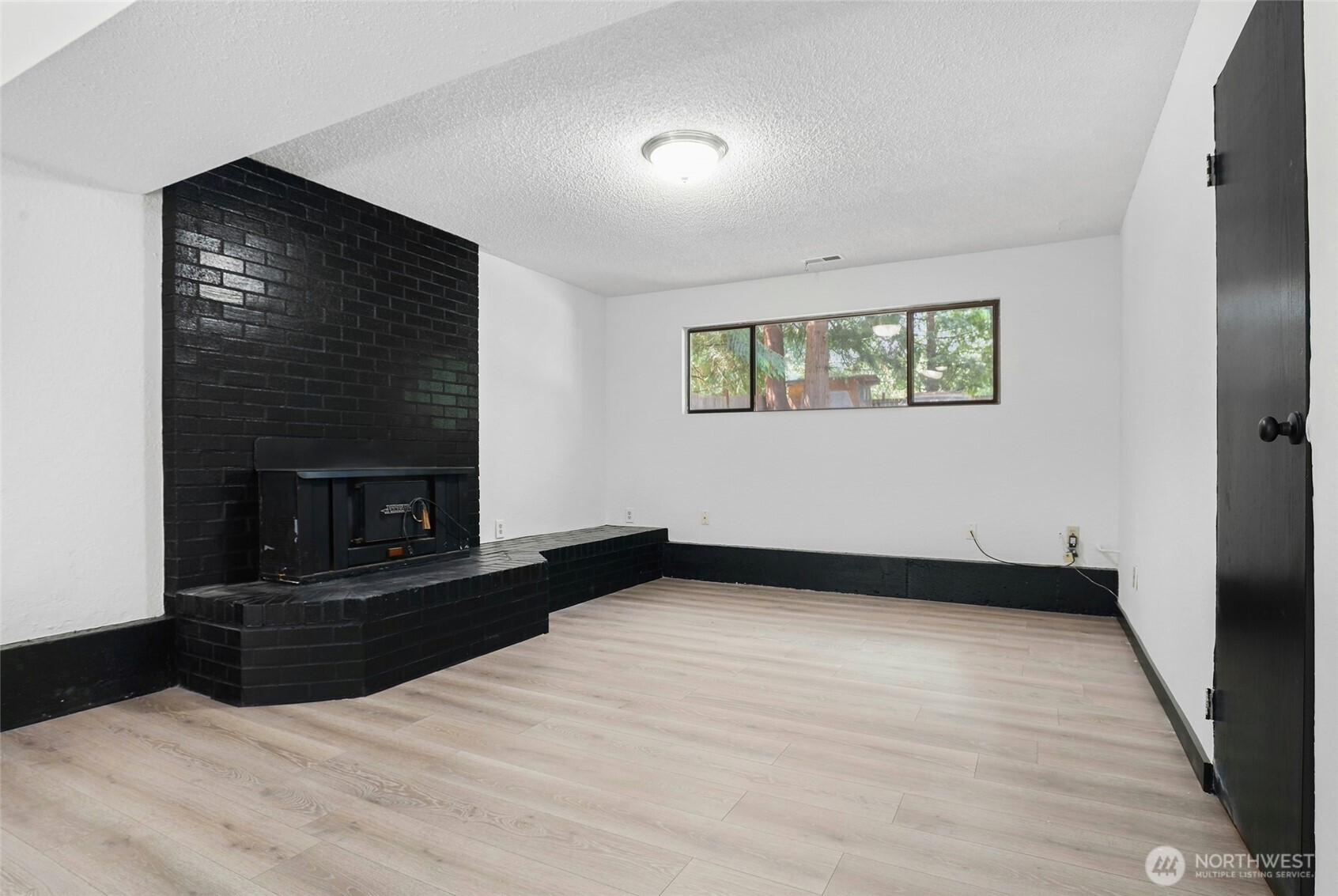 4509 W Tapps Drive Property Photo 11