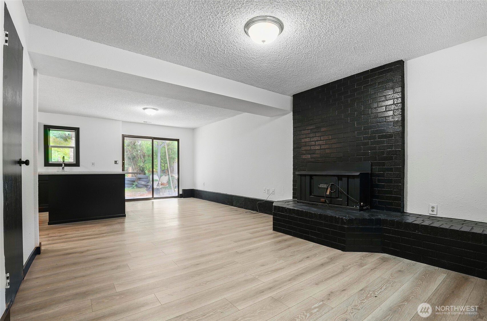 4509 W Tapps Drive Property Photo 12