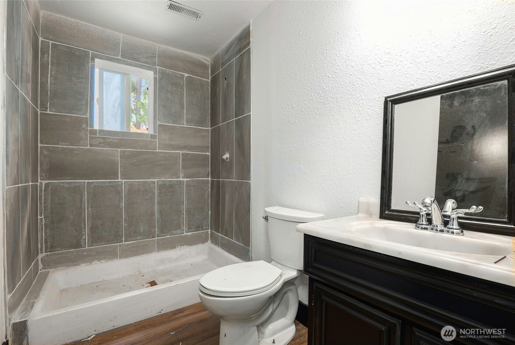 4509 W Tapps Drive Property Photo 14