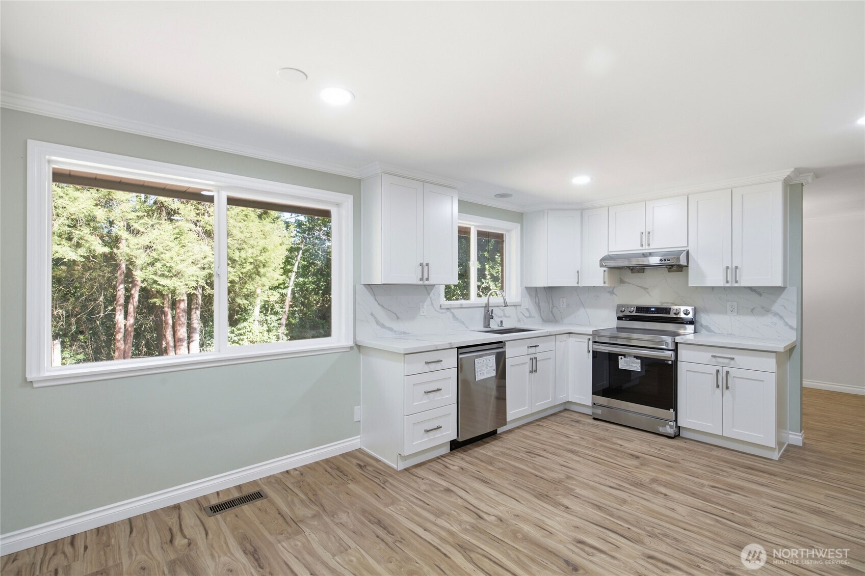 22212 105th Avenue Property Photo 6