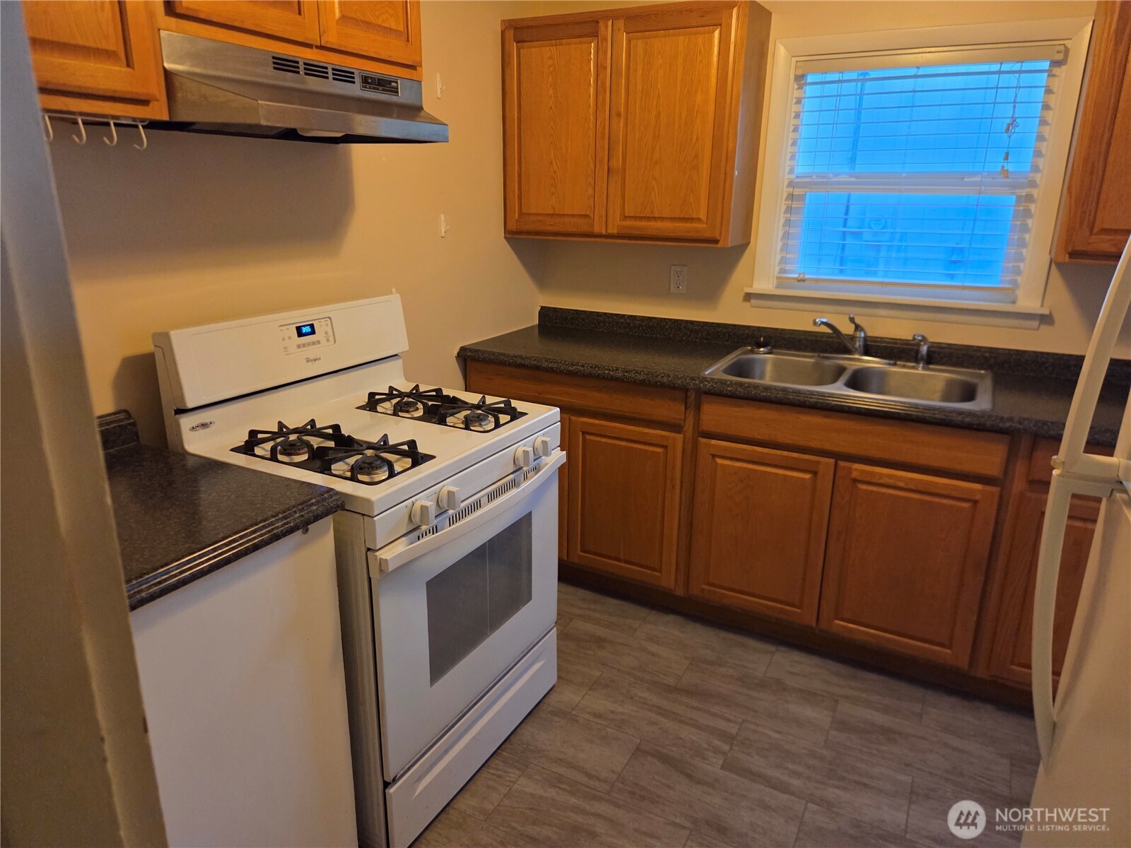 580 Sroufe Street Property Photo 5