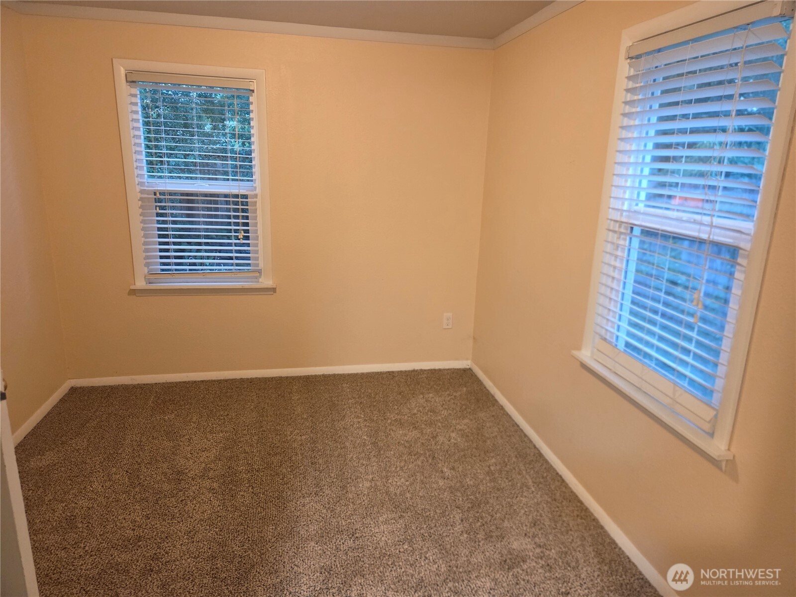 580 Sroufe Street Property Photo 7