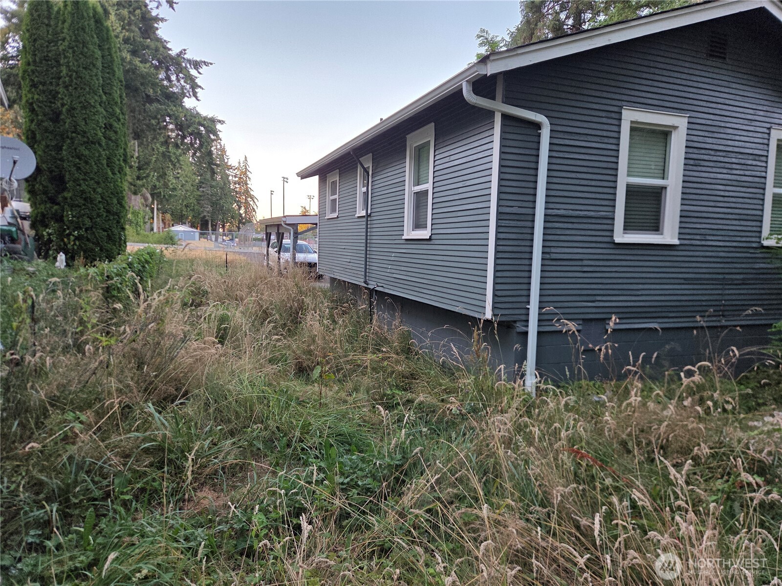 580 Sroufe Street Property Photo 11