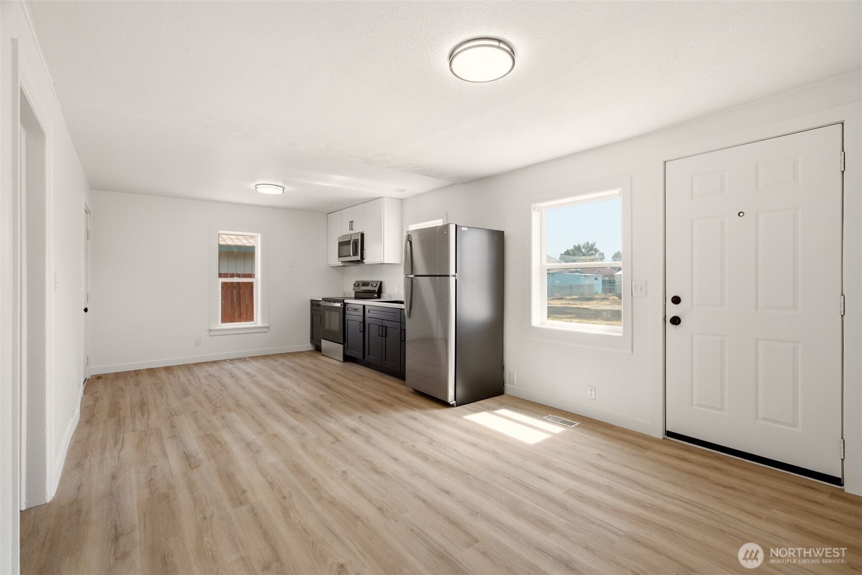 717 E Wabash Avenue Property Photo 3