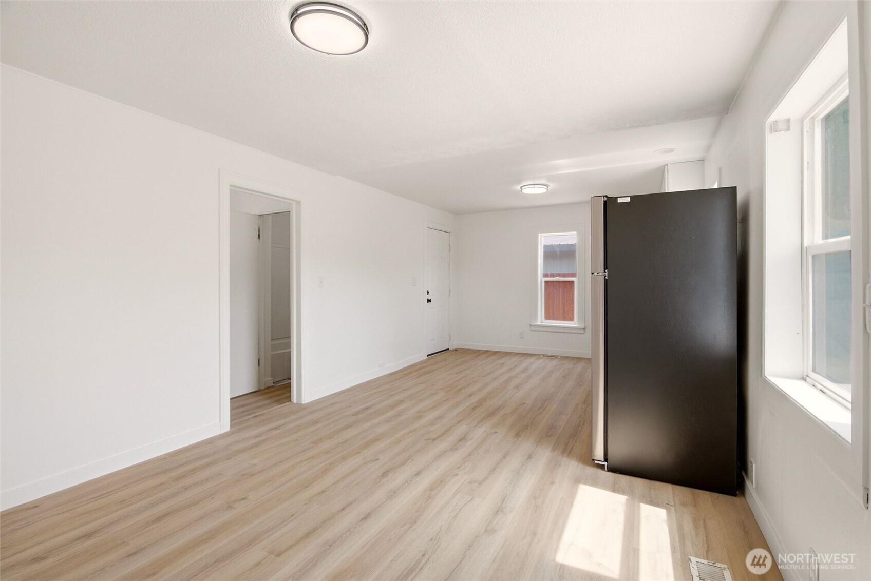 717 E Wabash Avenue Property Photo 4
