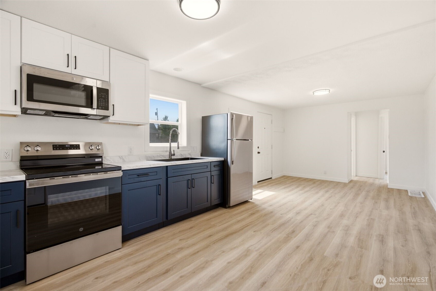 717 E Wabash Avenue Property Photo 6