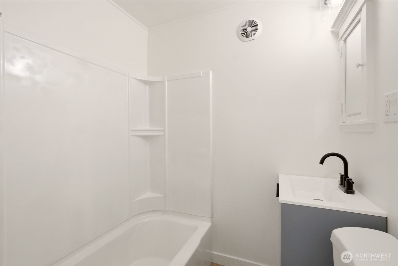 717 E Wabash Avenue Property Photo 12