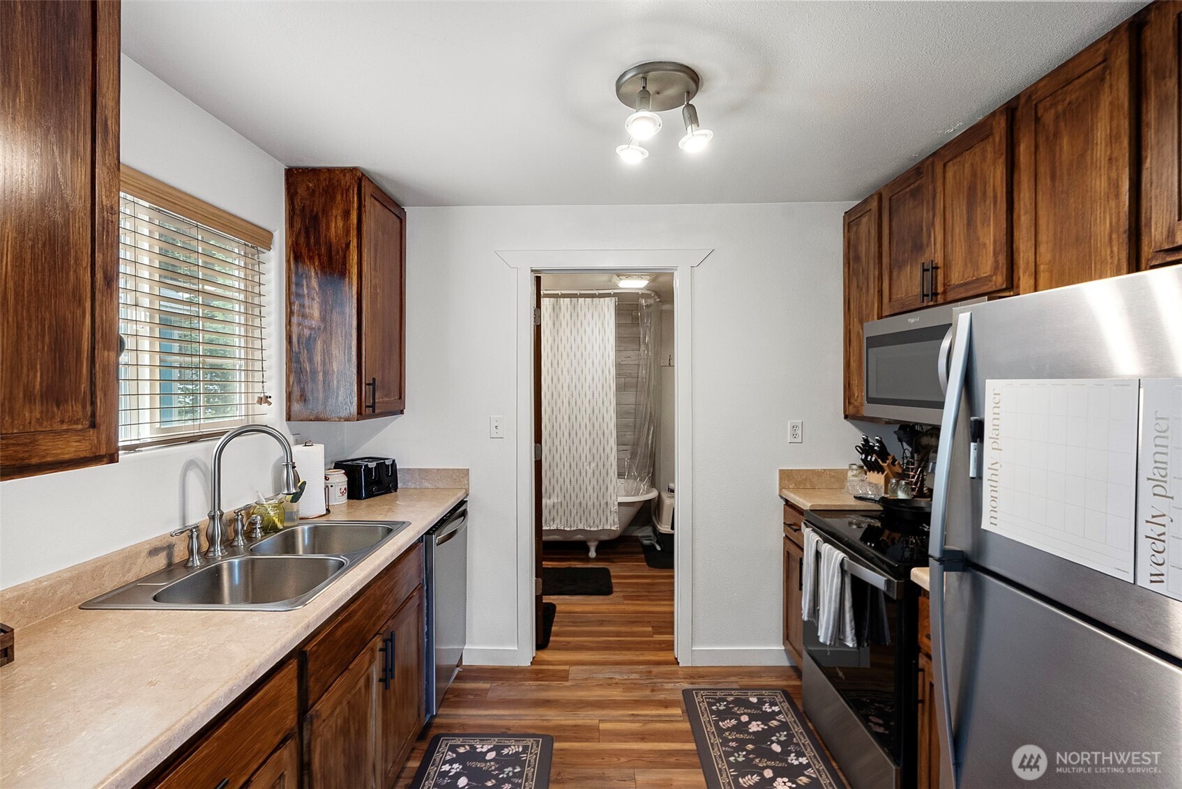 1529 N Montgomery Avenue Property Photo 6