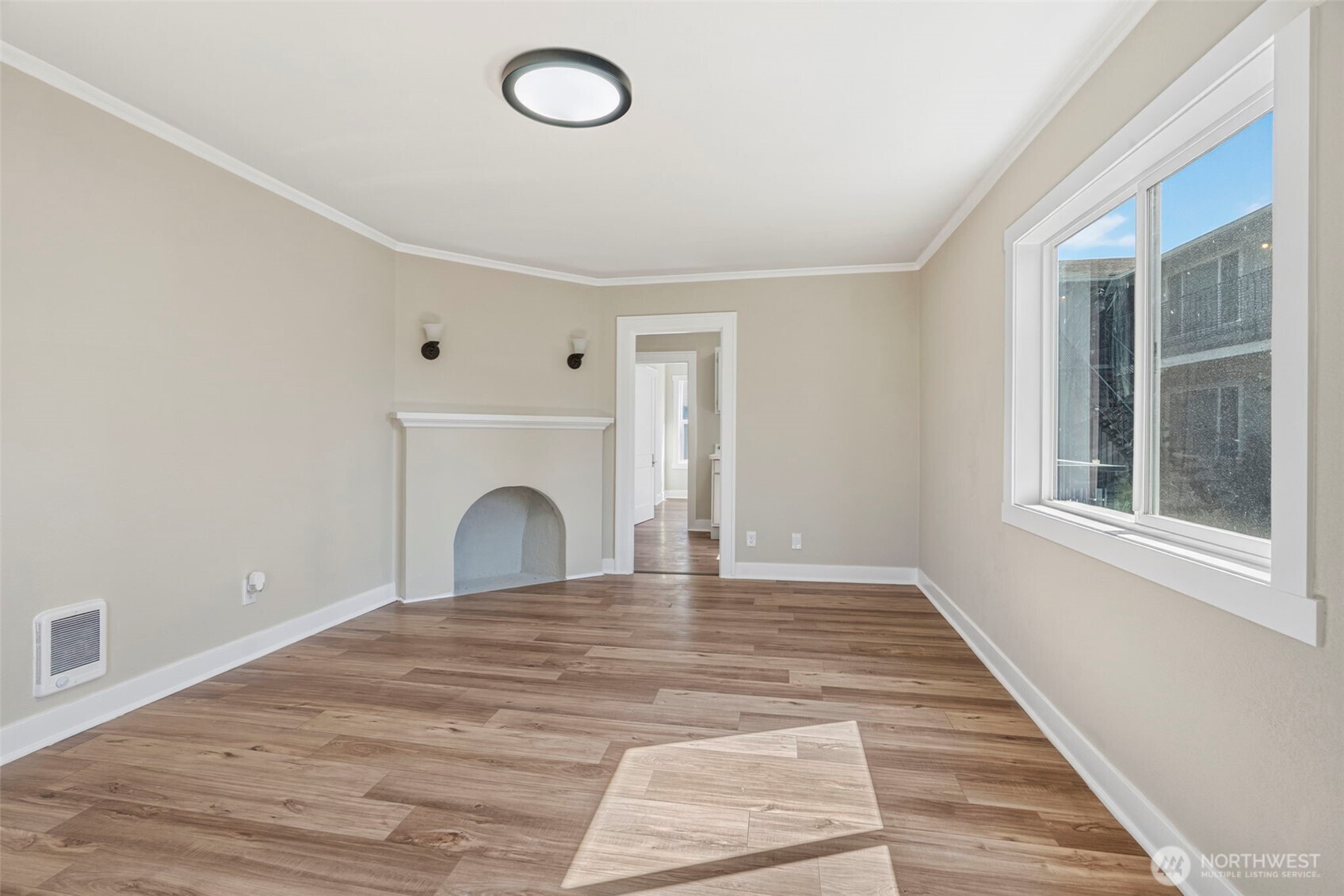 3015 Dover Street Property Photo 5