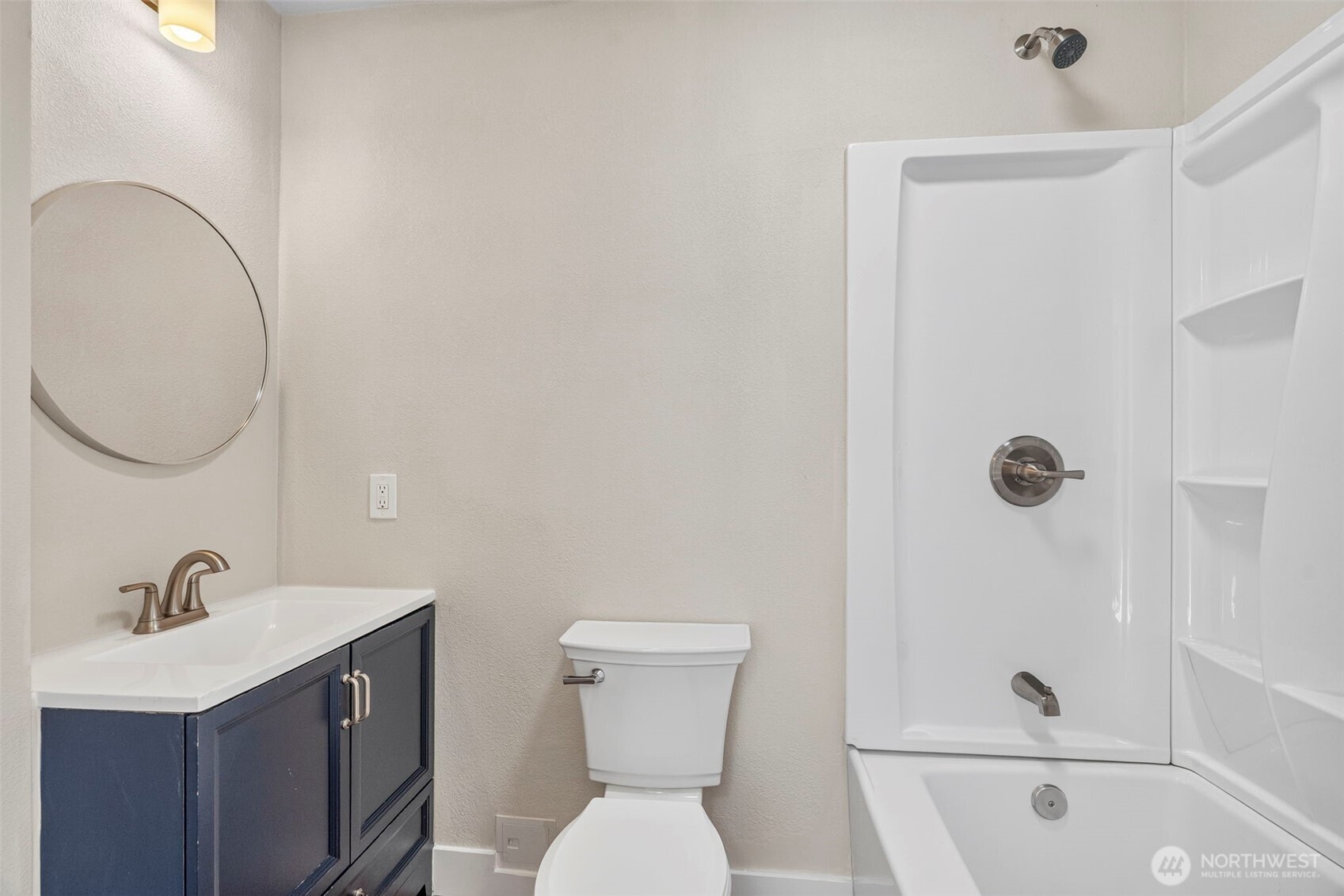 3015 Dover Street Property Photo 8