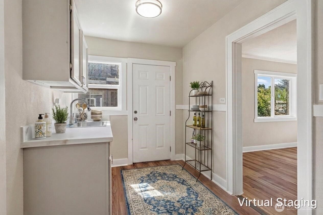 3015 Dover Street Property Photo 10