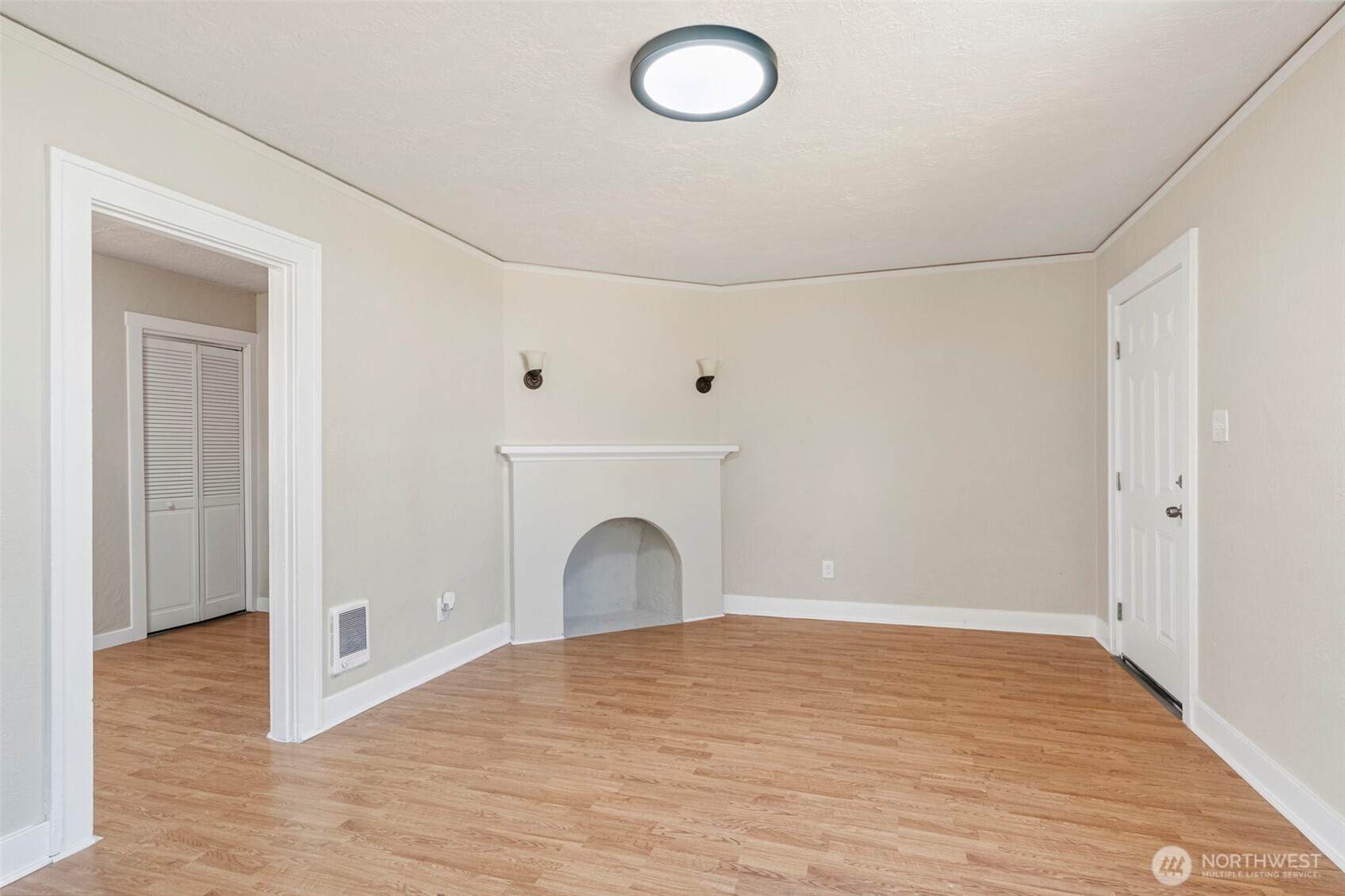 3015 Dover Street Property Photo 13
