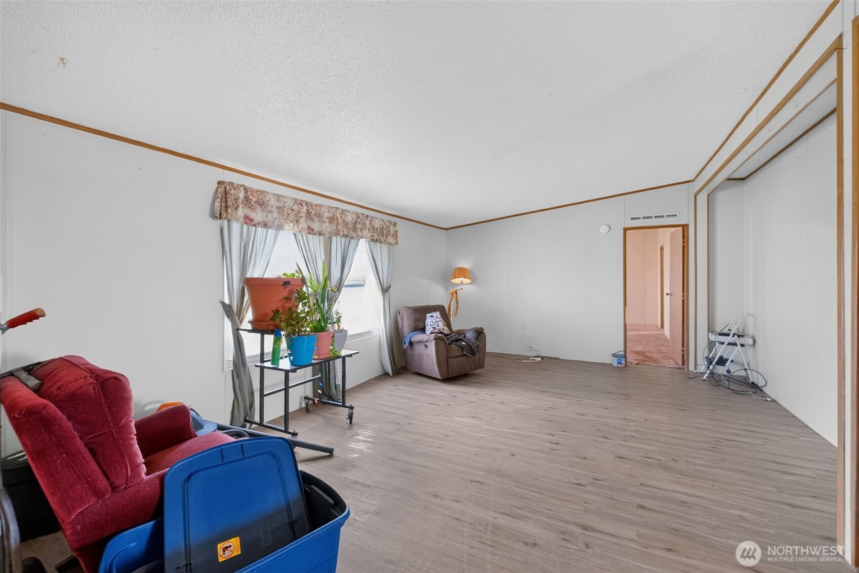 6811 Reecer Creek Road Property Photo 3