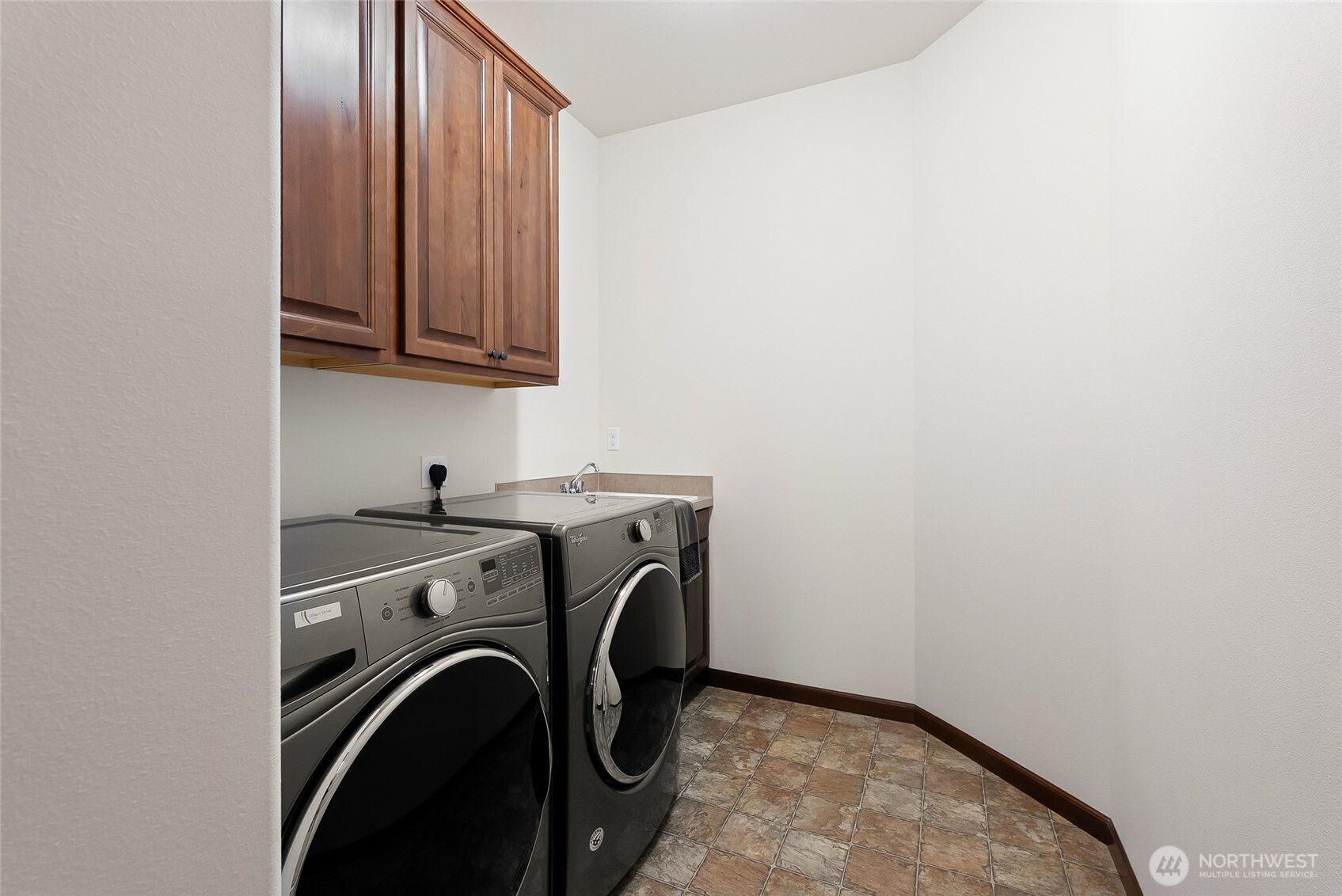 726 Twin Brooks Drive Property Photo 26