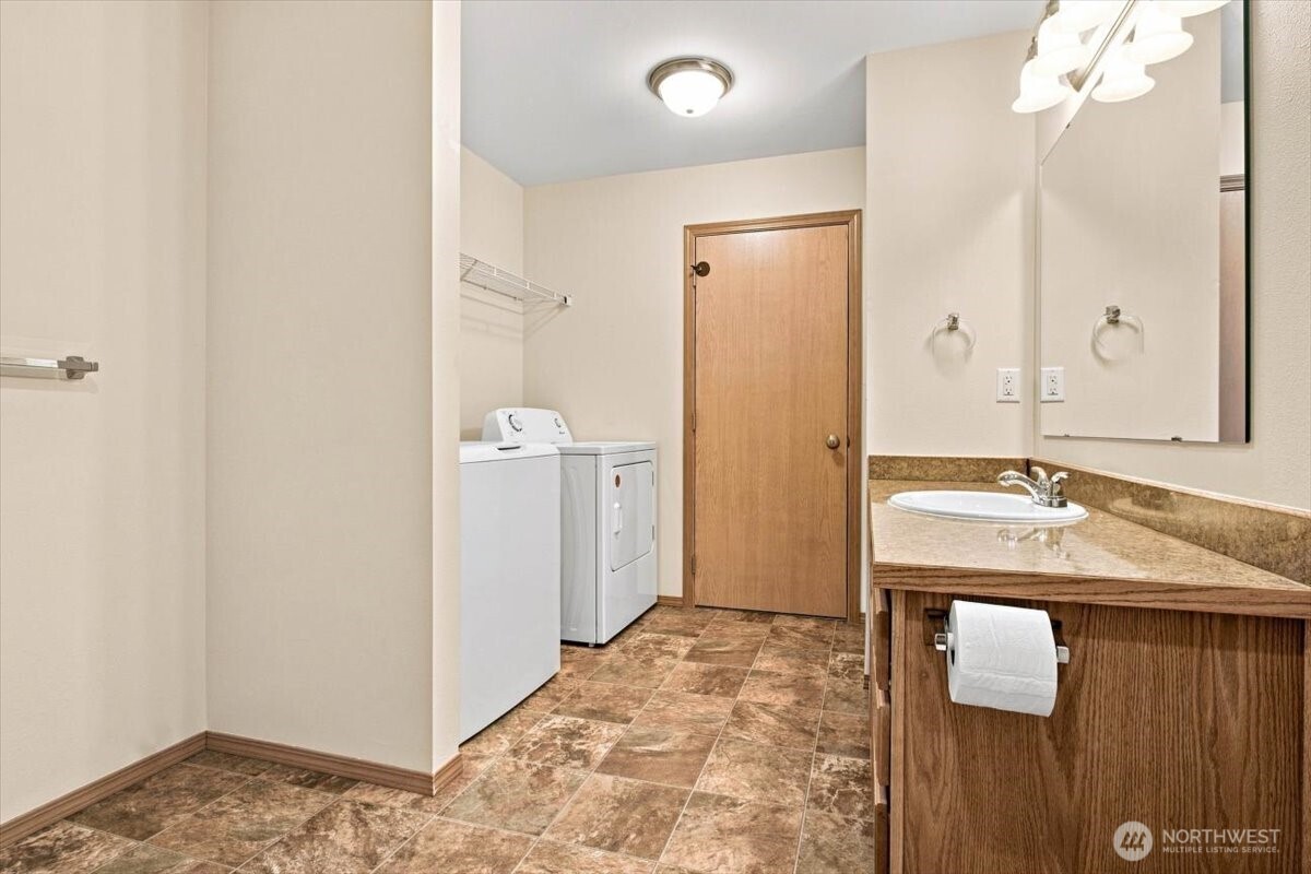 760 Sunset Avenue Property Photo 15