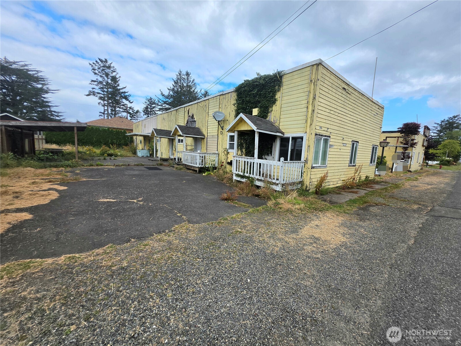 3815 L Place Property Photo 10