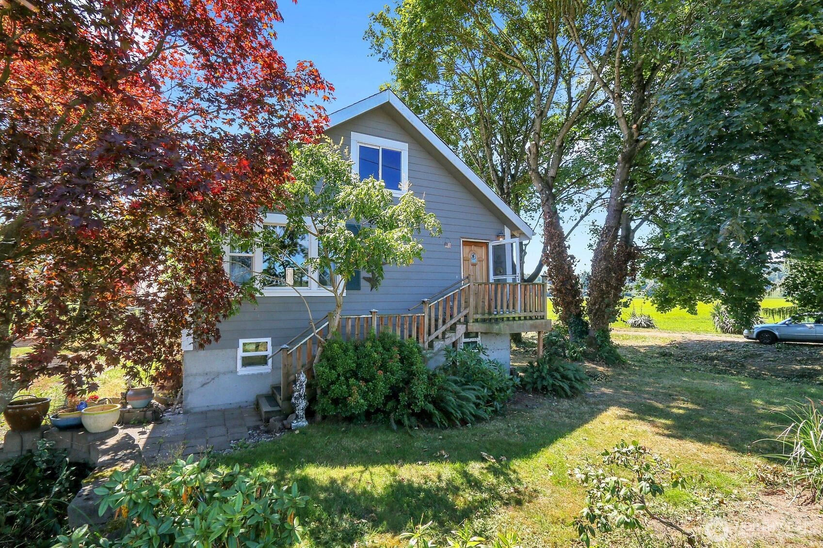 320 Pioneer Highway Property Photo 2