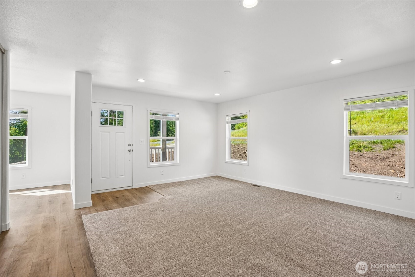 438 S Portal Loop Property Photo 7