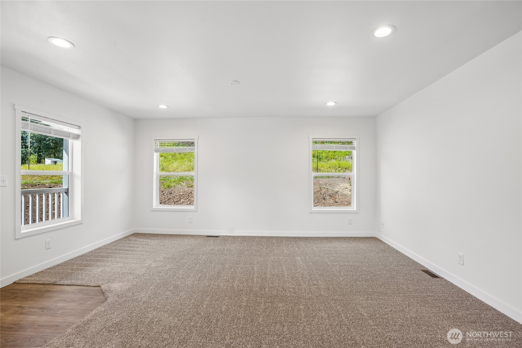 438 S Portal Loop Property Photo 8