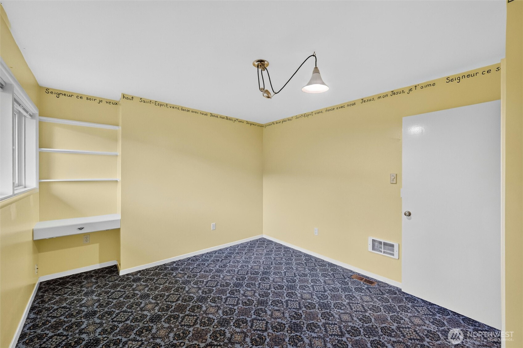 354 W Badger Road Property Photo 18