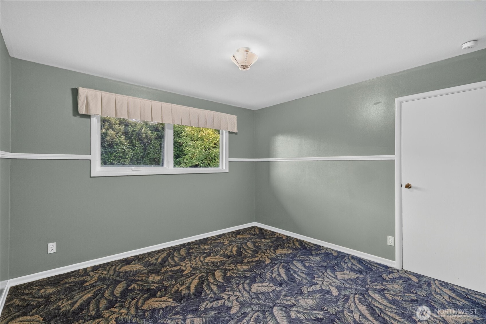 354 W Badger Road Property Photo 19