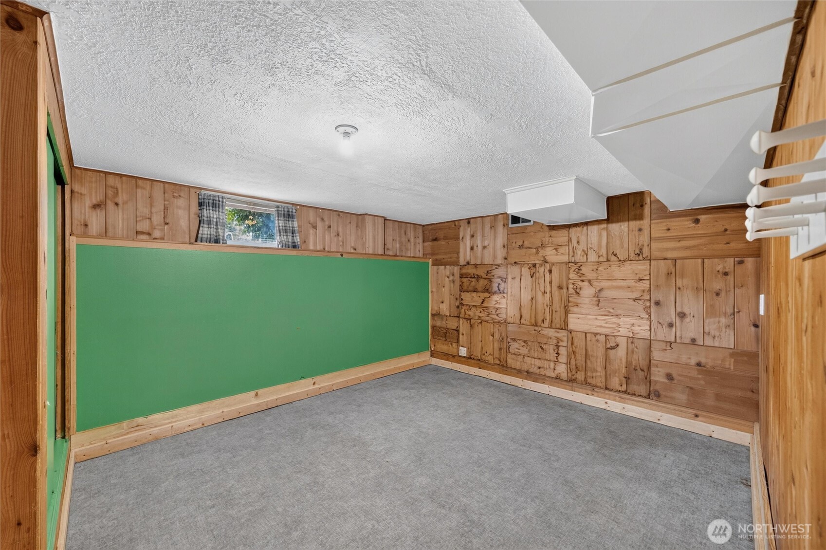 354 W Badger Road Property Photo 23