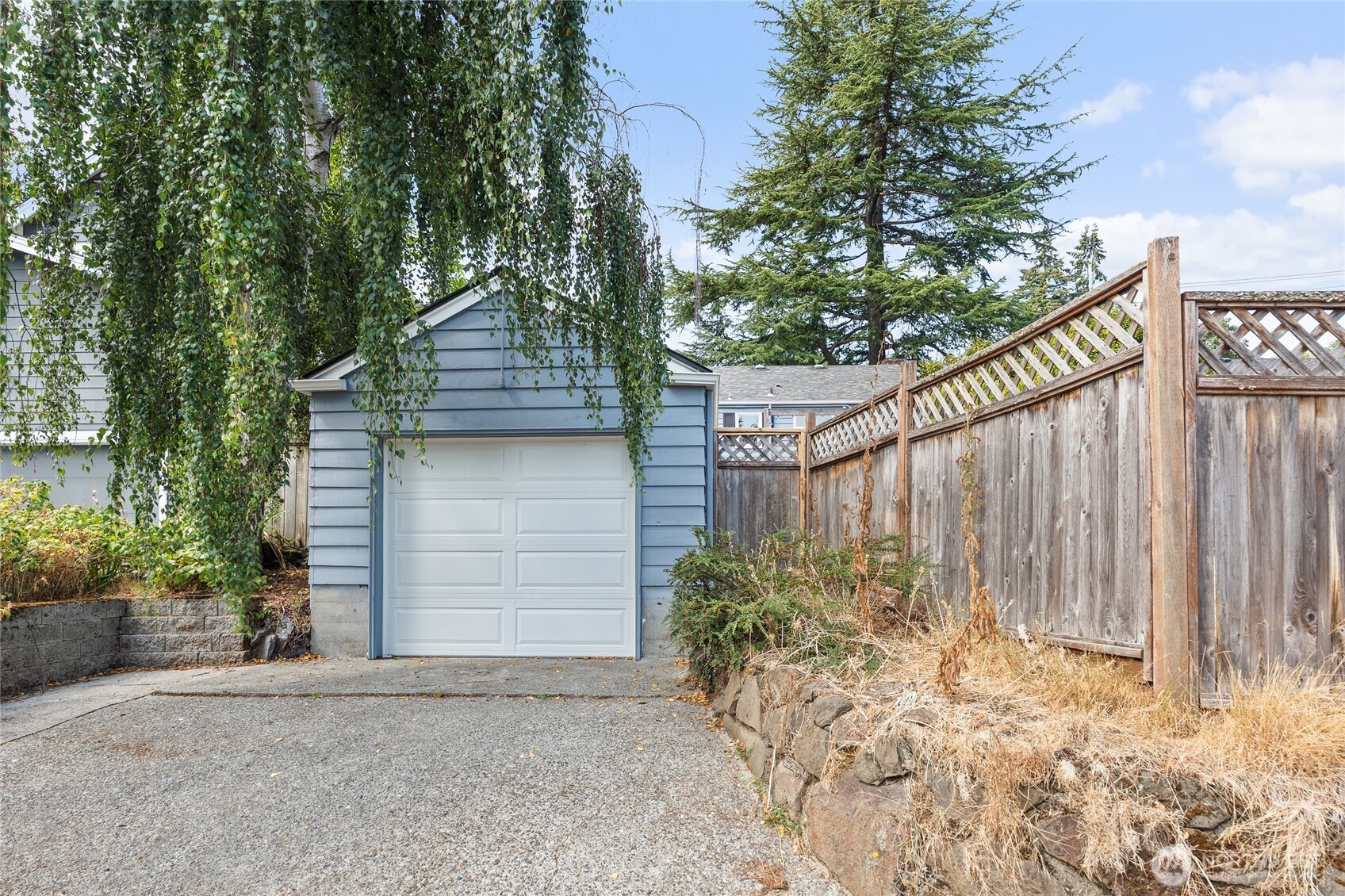 3012 35th Avenue Property Photo 4