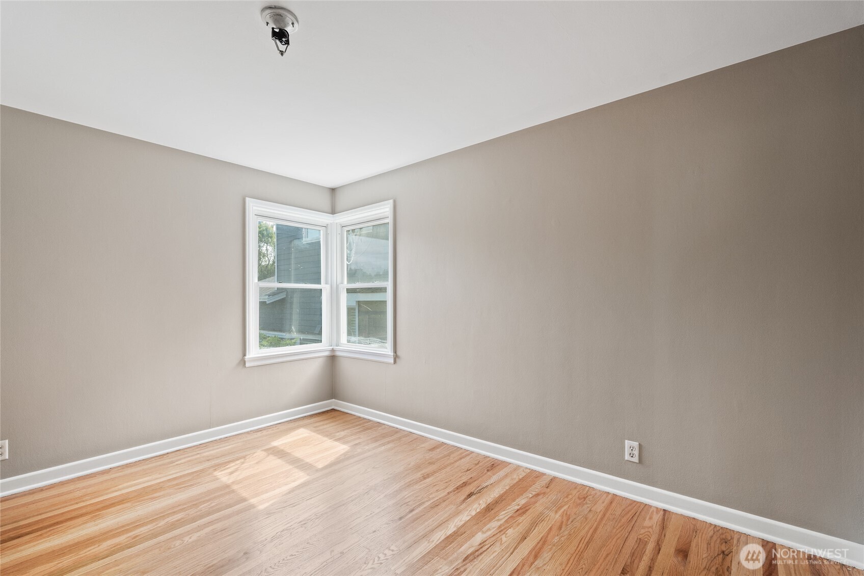 3012 35th Avenue Property Photo 16