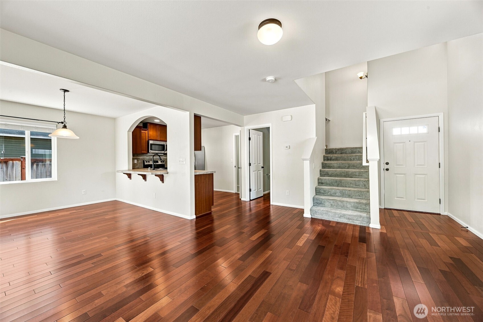 1404 Daffodil Avenue Property Photo 6