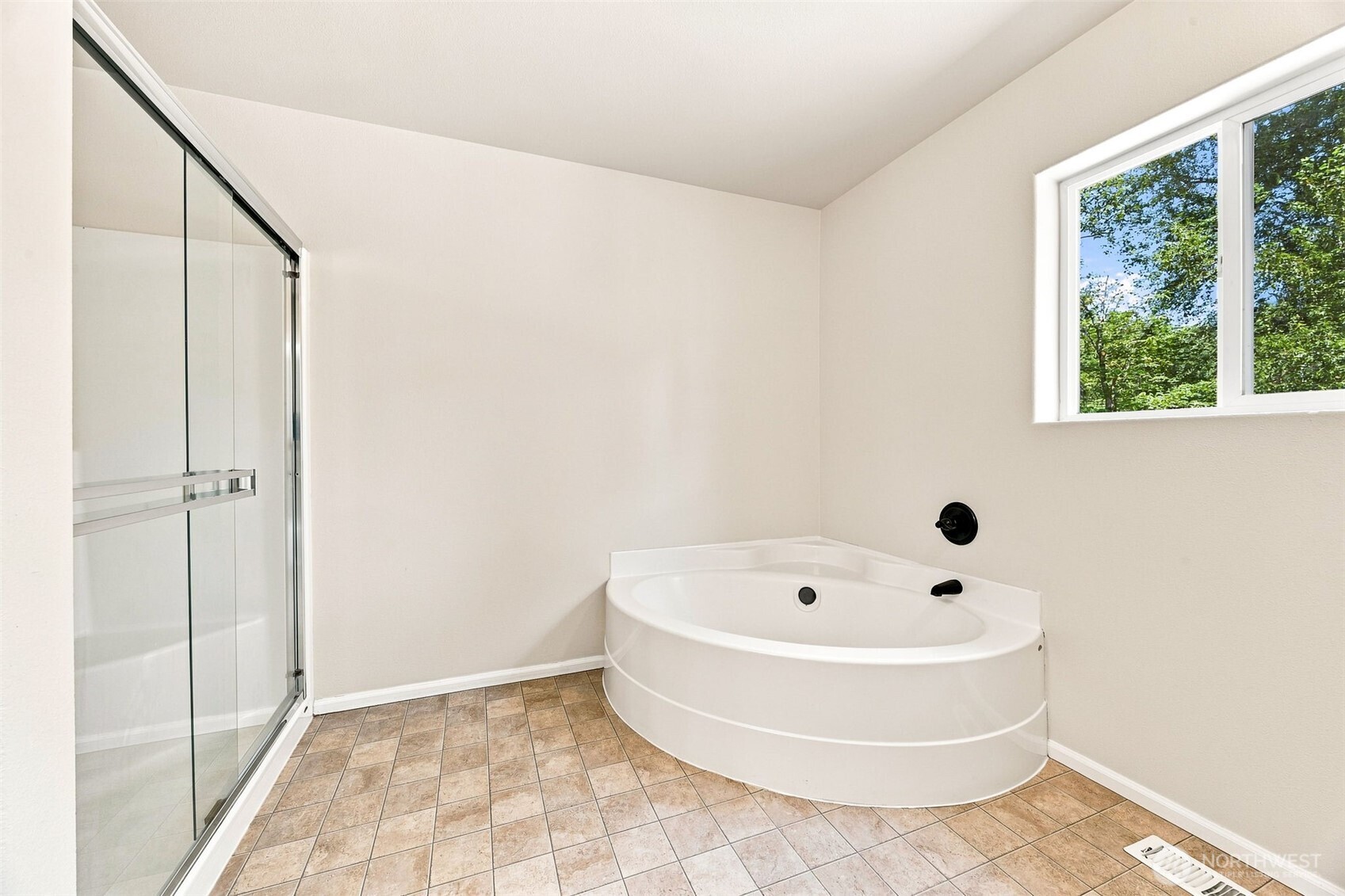 1404 Daffodil Avenue Property Photo 17