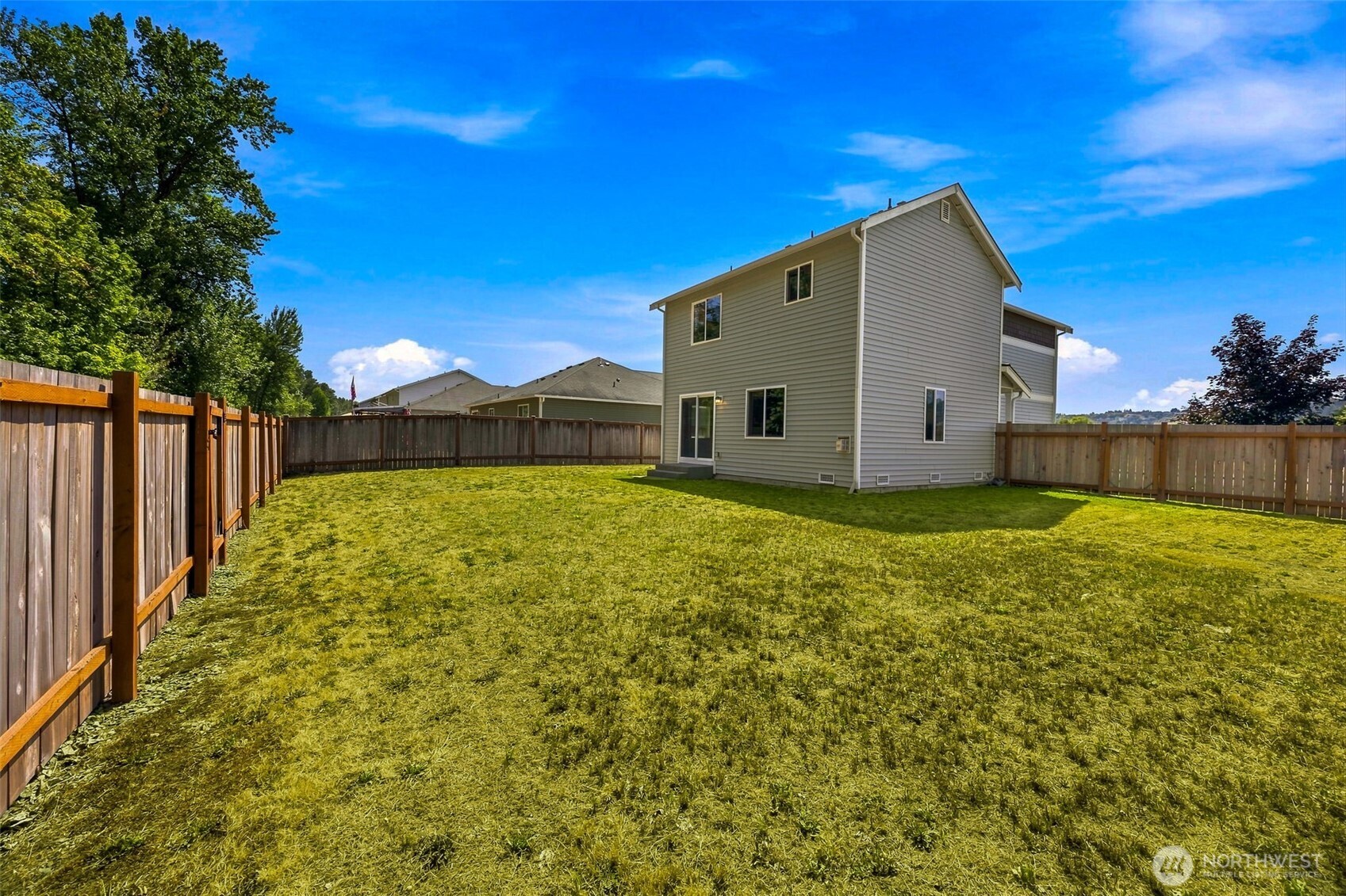 1404 Daffodil Avenue Property Photo 20