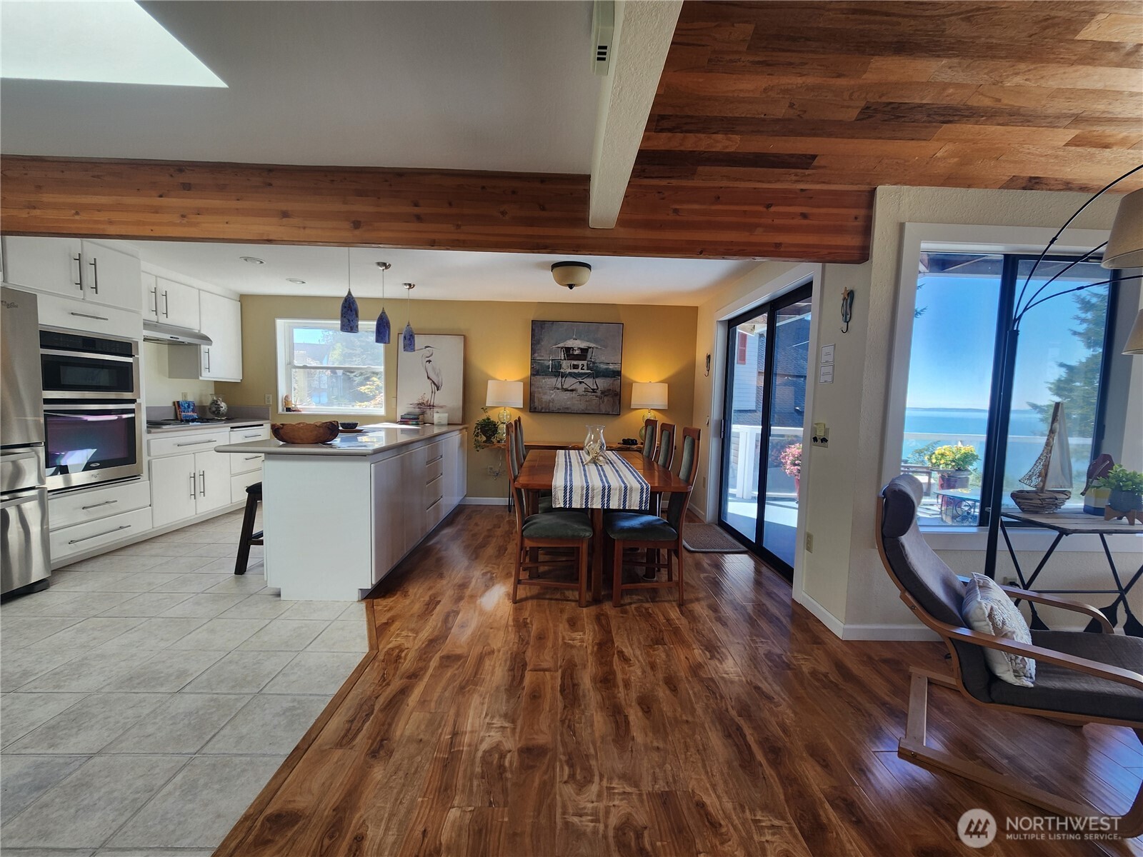 2426 Eastpoint Drive Property Photo 6