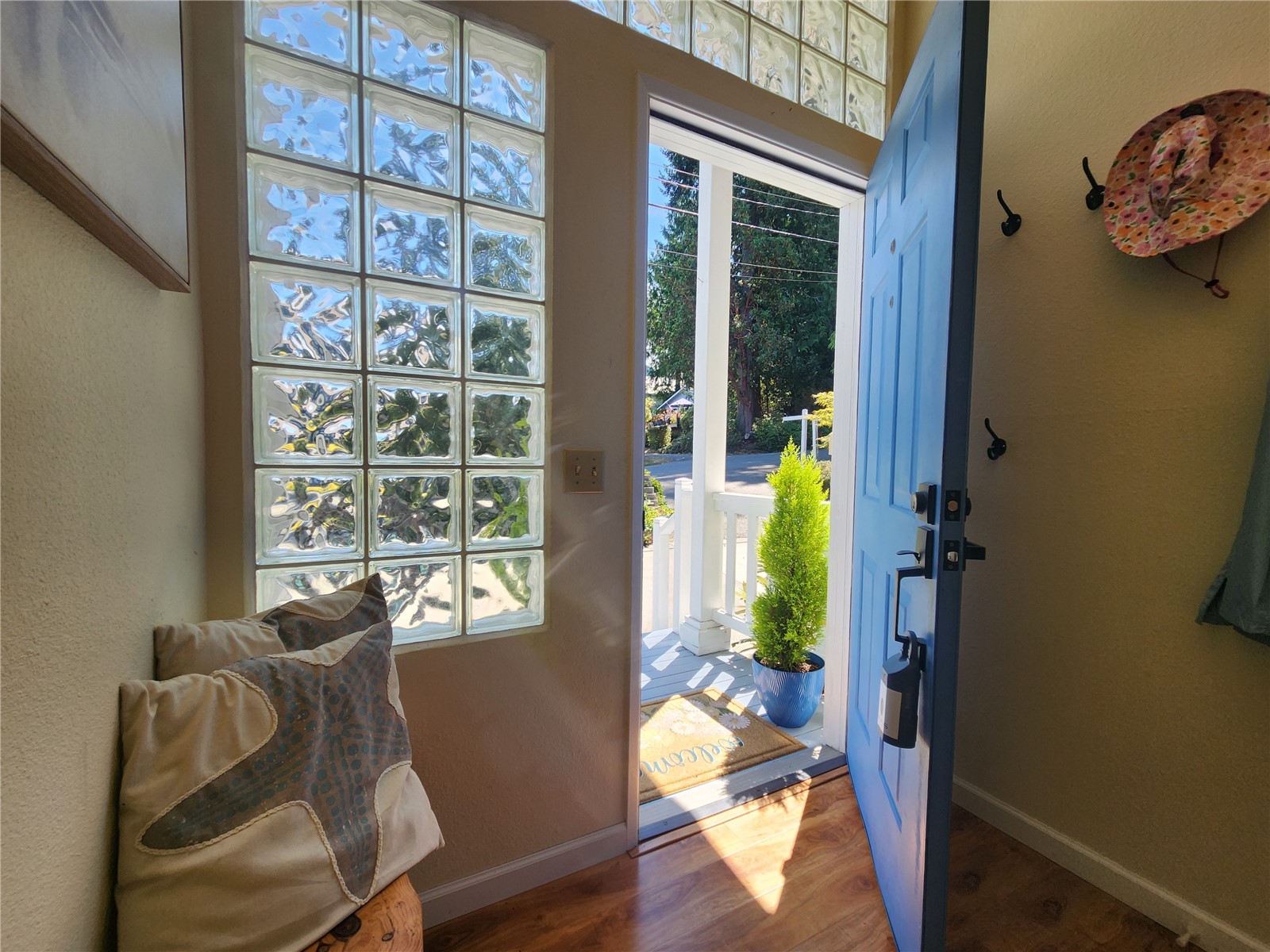 2426 Eastpoint Drive Property Photo 6