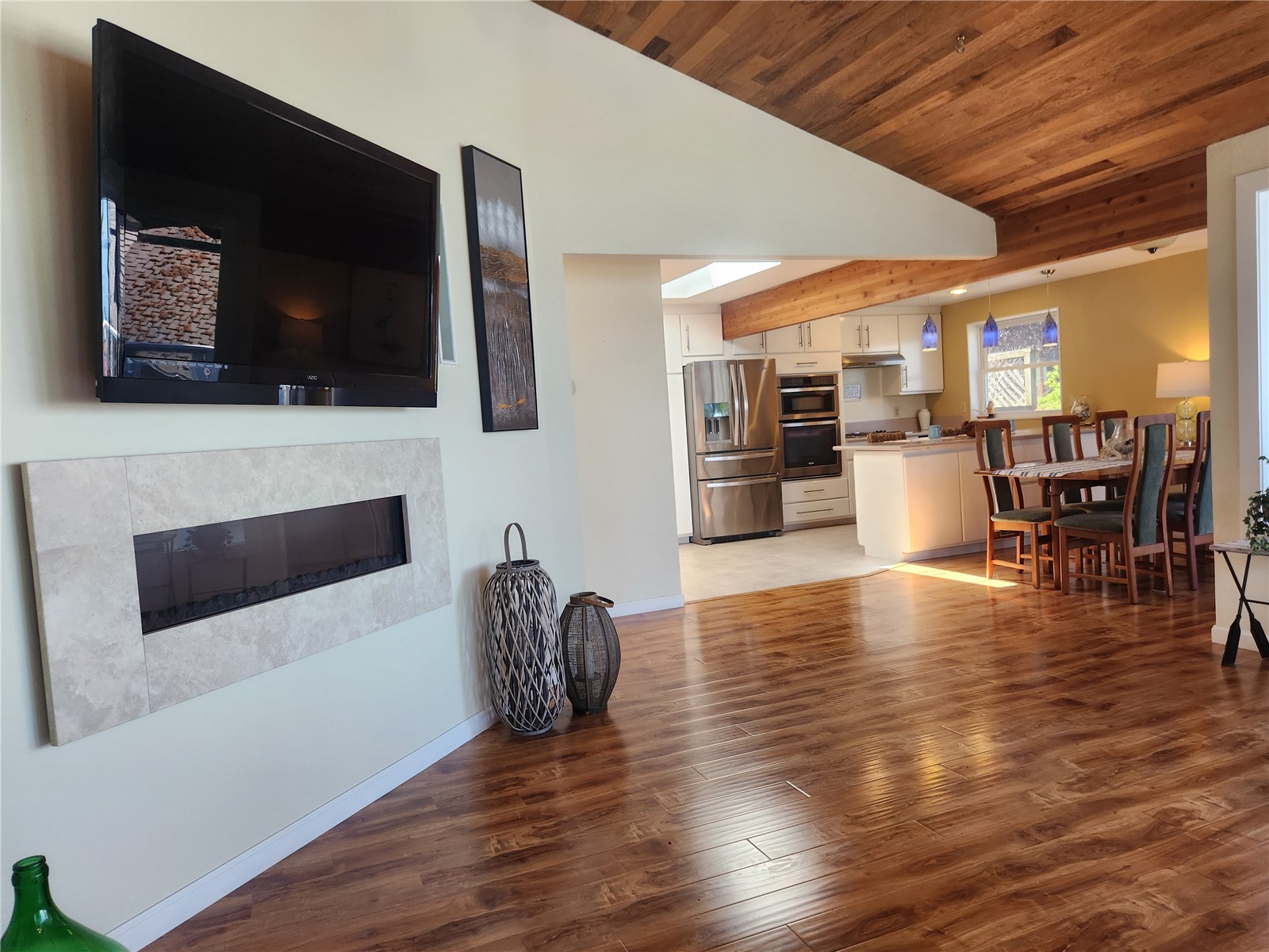 2426 Eastpoint Drive Property Photo 8