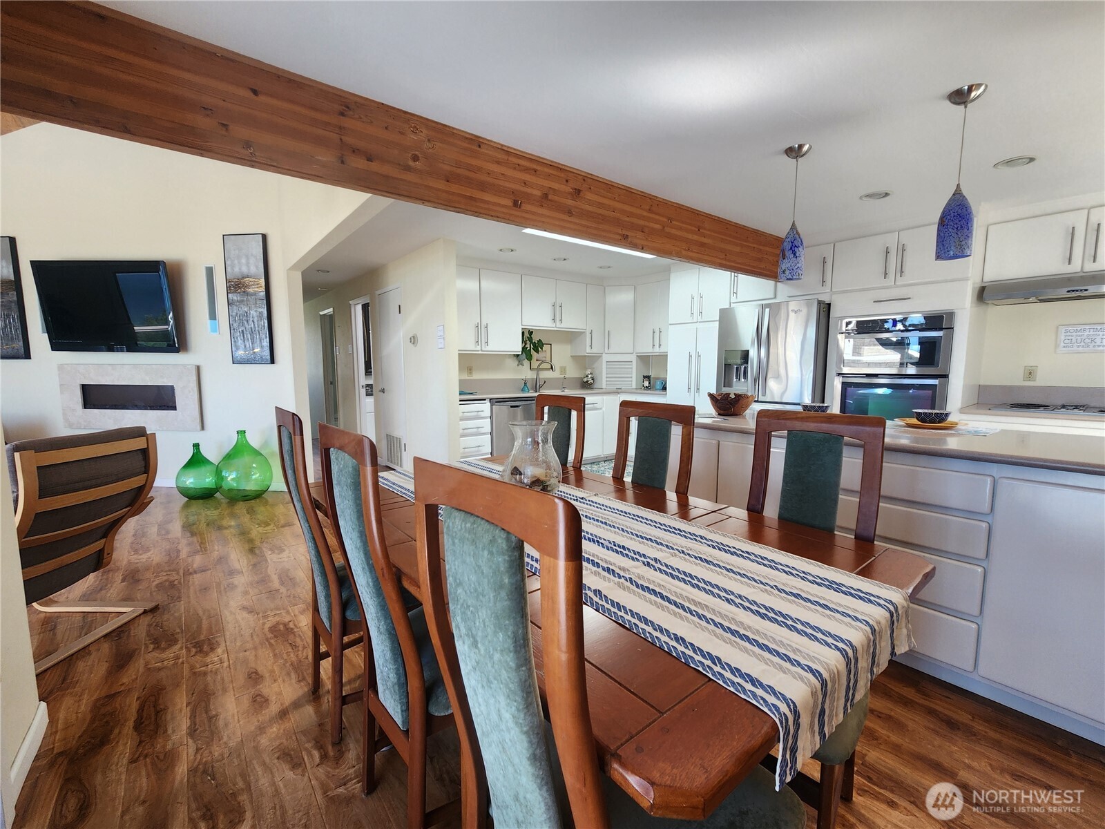 2426 Eastpoint Drive Property Photo 14
