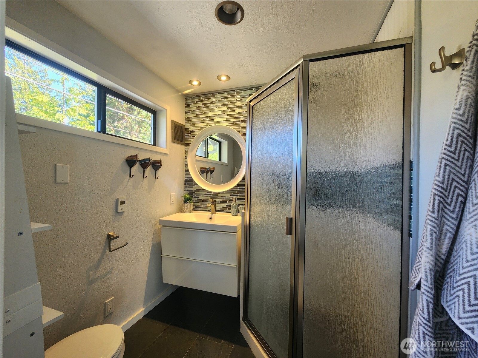 2426 Eastpoint Drive Property Photo 22