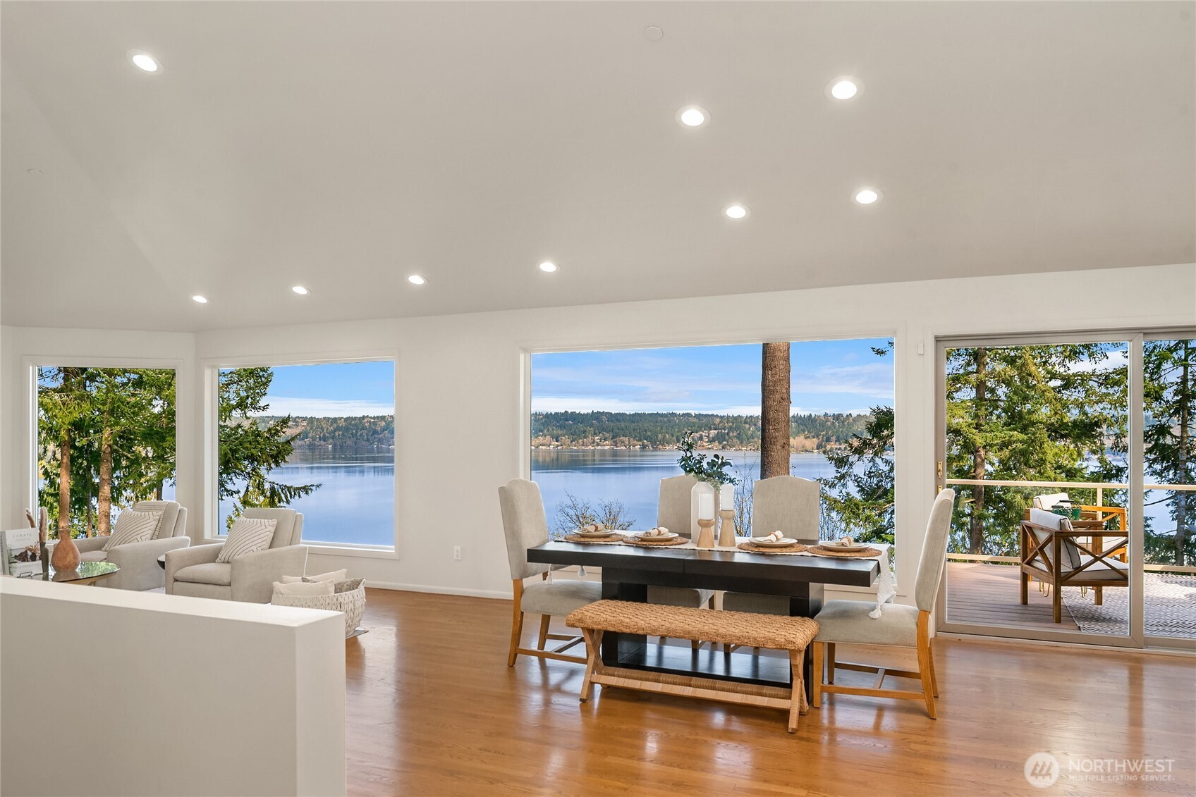 936 170th Place Property Photo 4