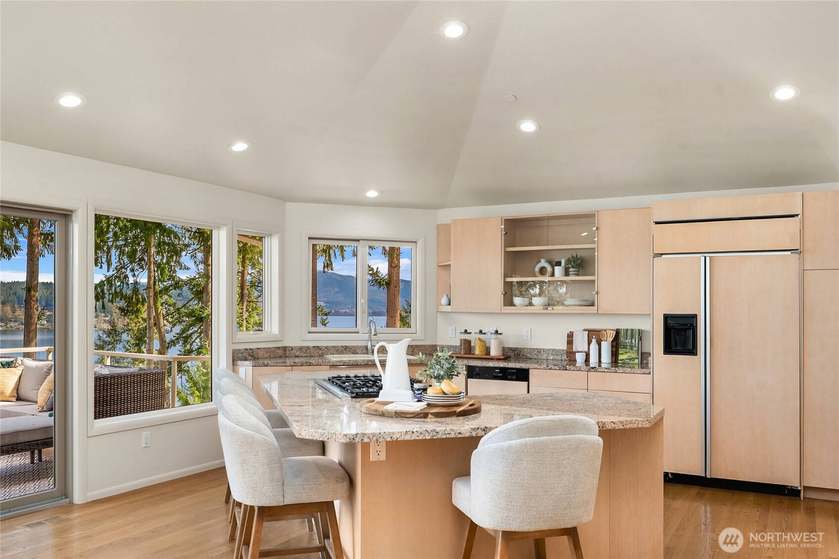 936 170th Place Property Photo 13