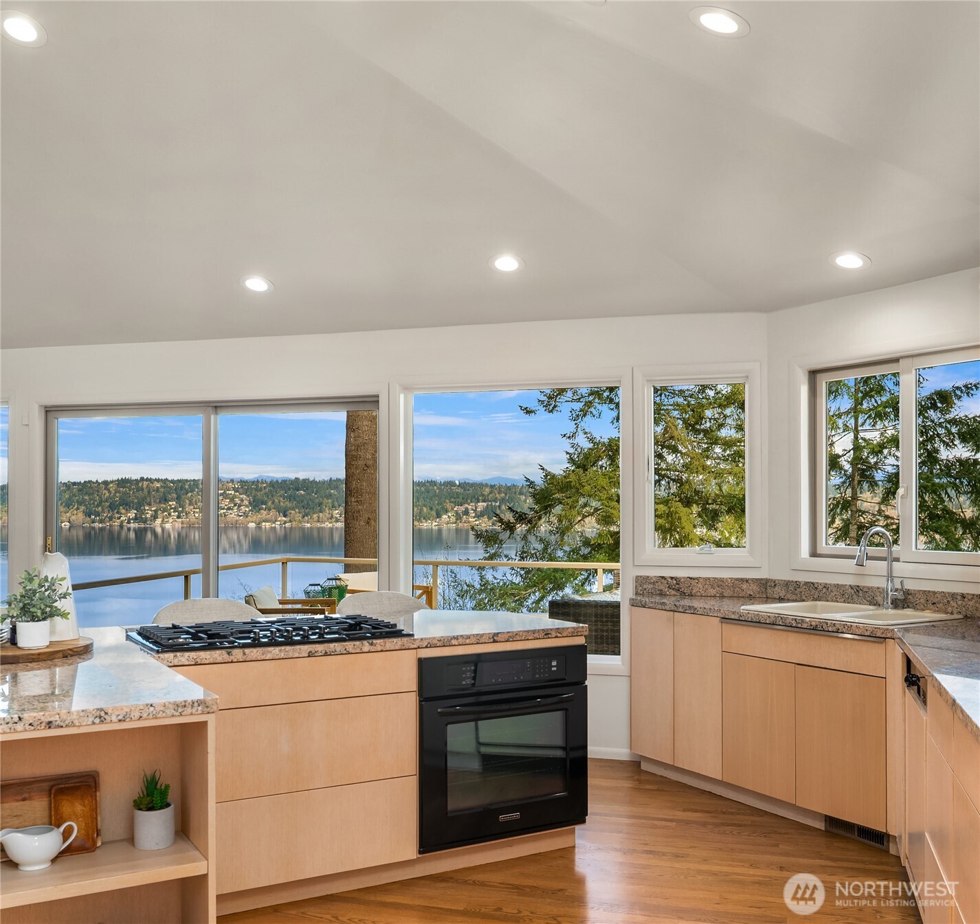 936 170th Place Property Photo 15