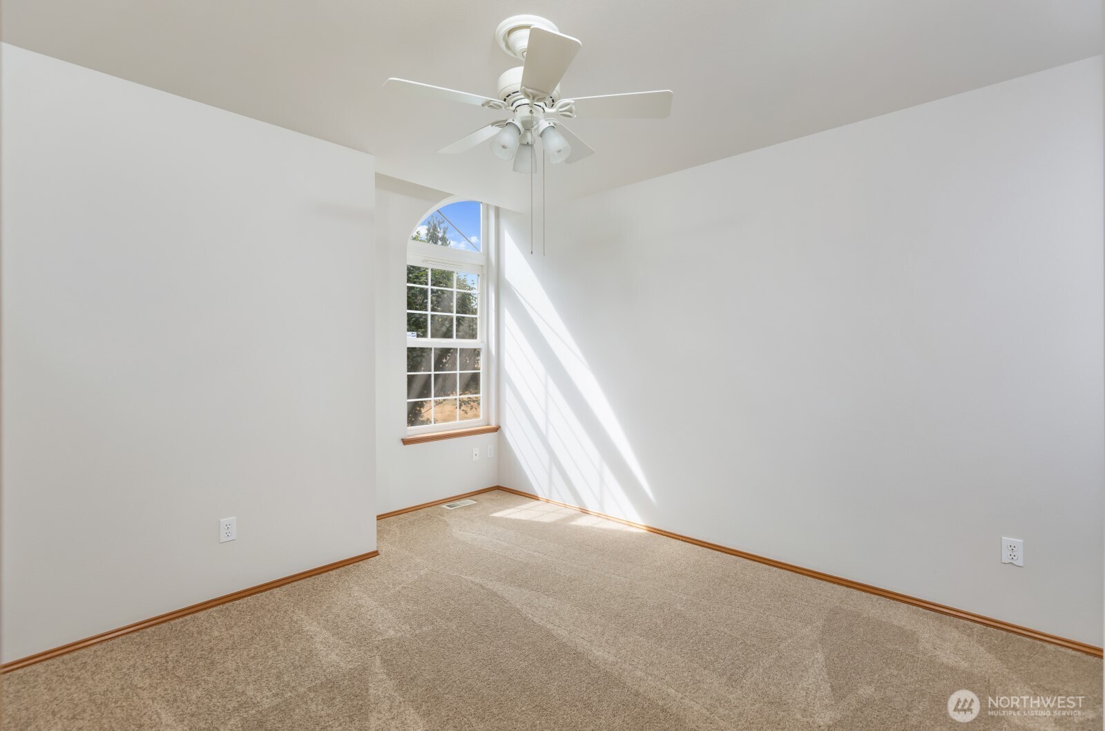 2343 Steamboat Loop Property Photo 16