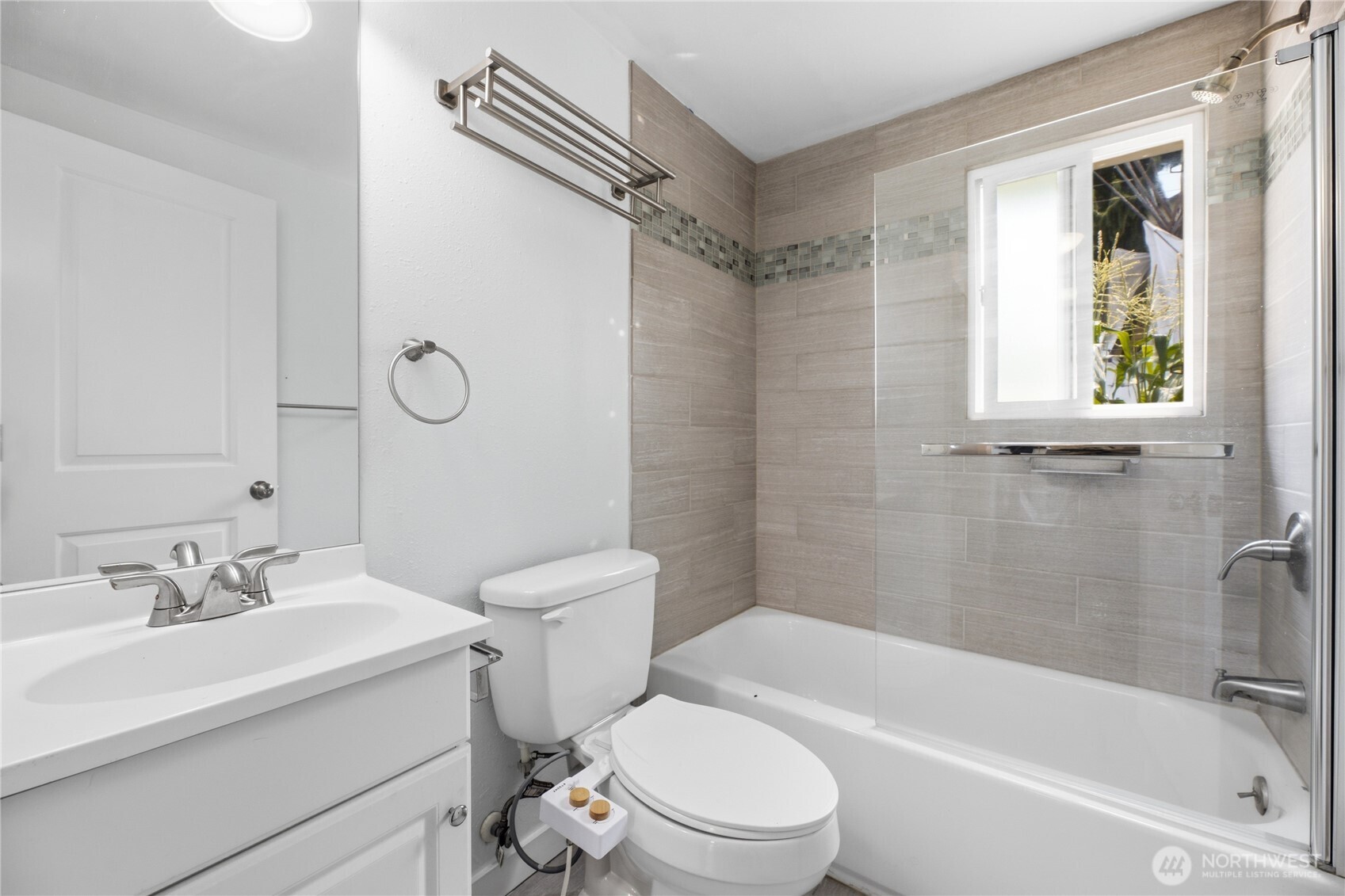 470 Grandey Way Property Photo 14