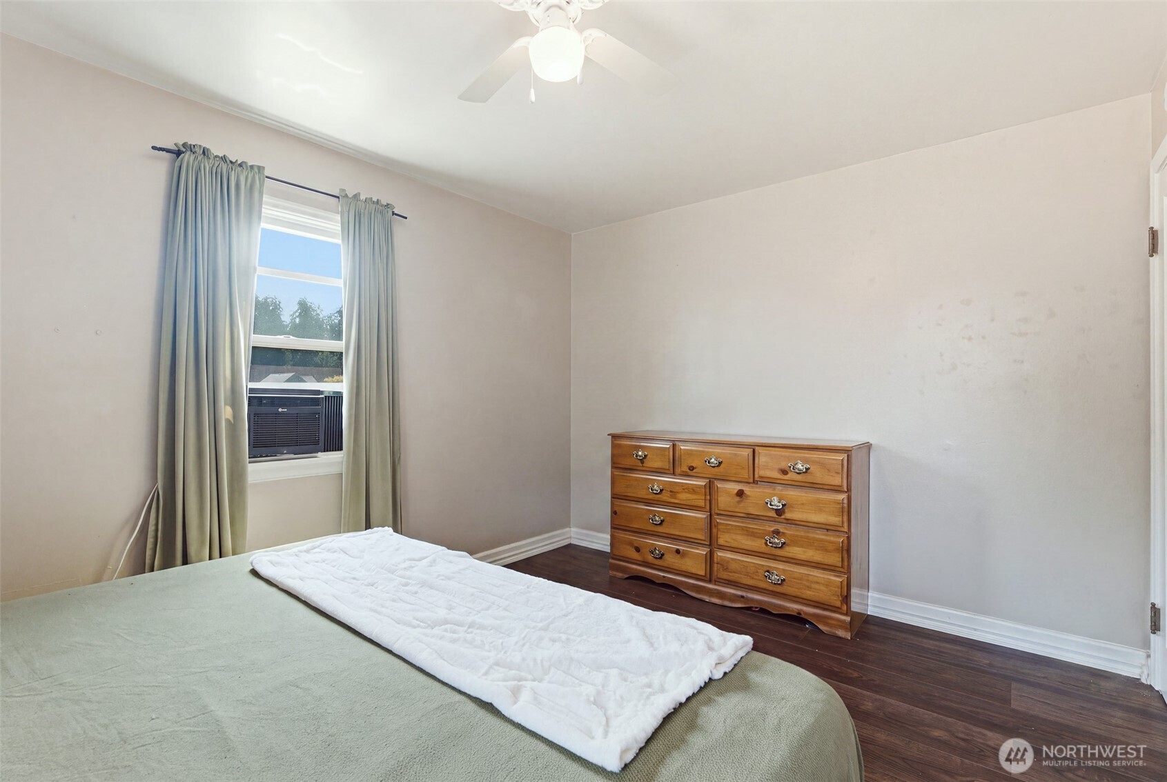 2106 Madison Street Property Photo 7