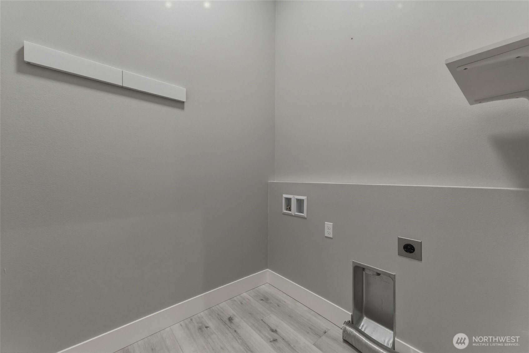 1037 Se Date Avenue 1 Property Photo 25