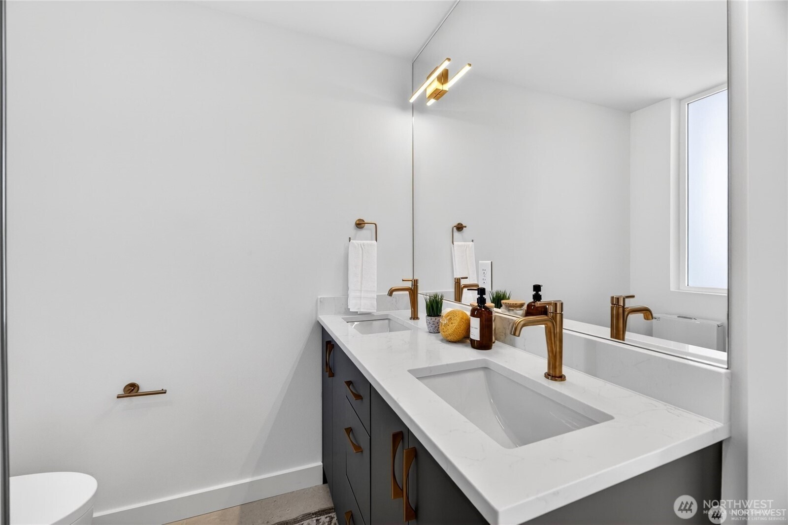 6318 41st Avenue E Property Photo 16