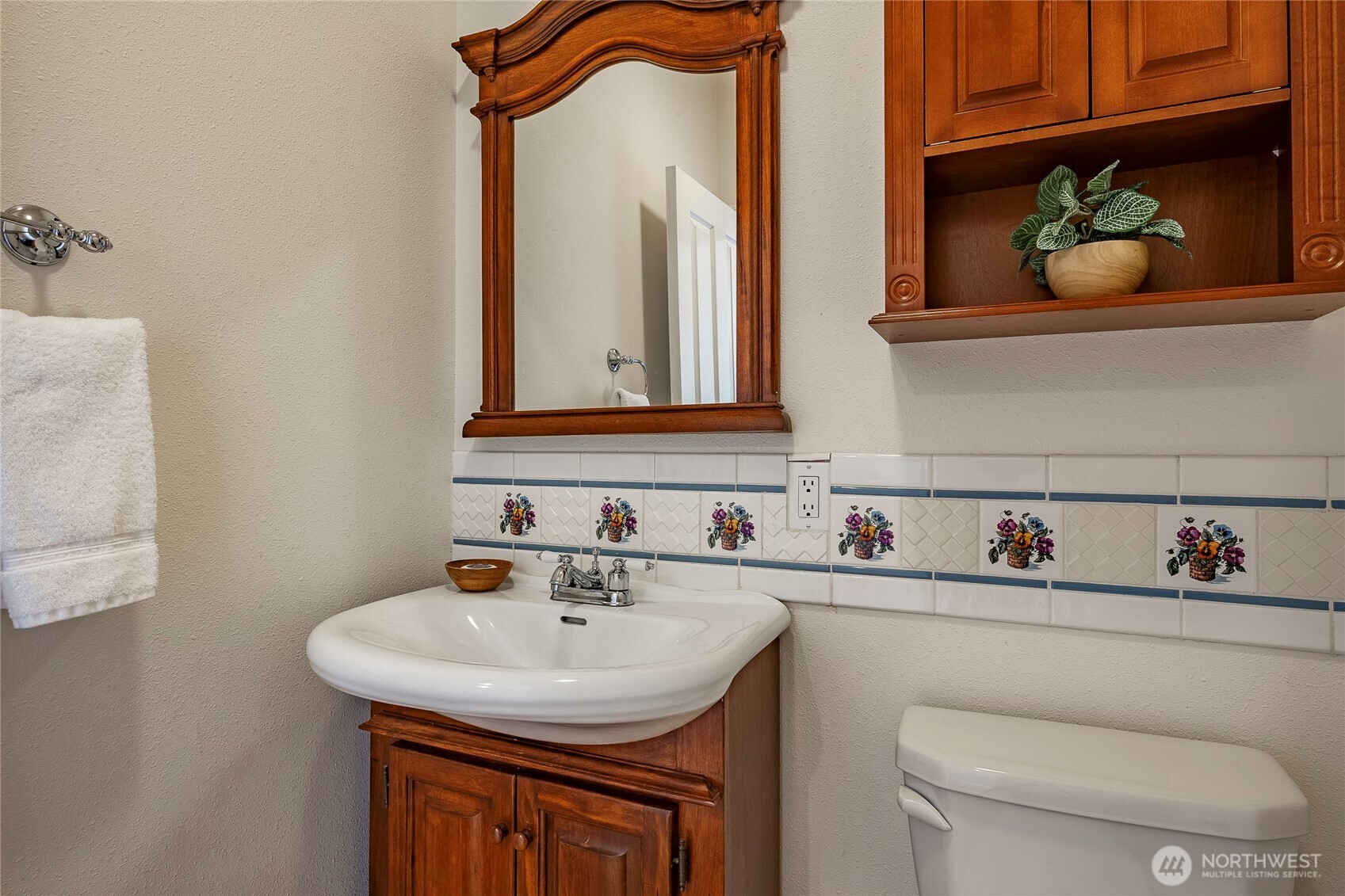 4410 Glasgow Way Property Photo 7