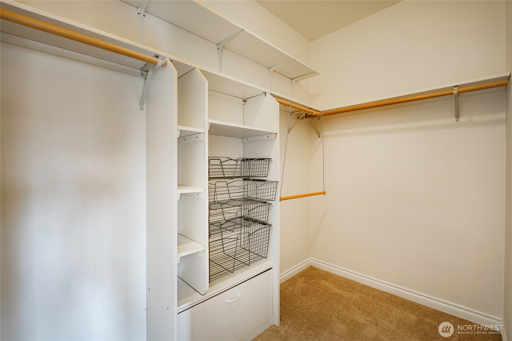 4410 Glasgow Way Property Photo 17