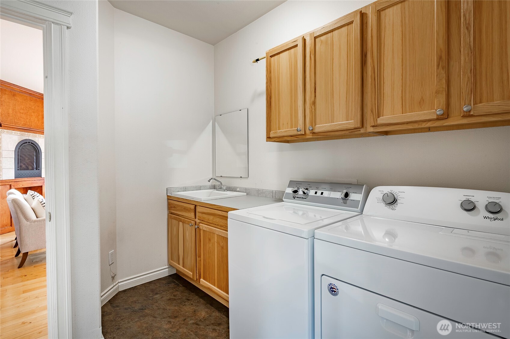 4410 Glasgow Way Property Photo 18